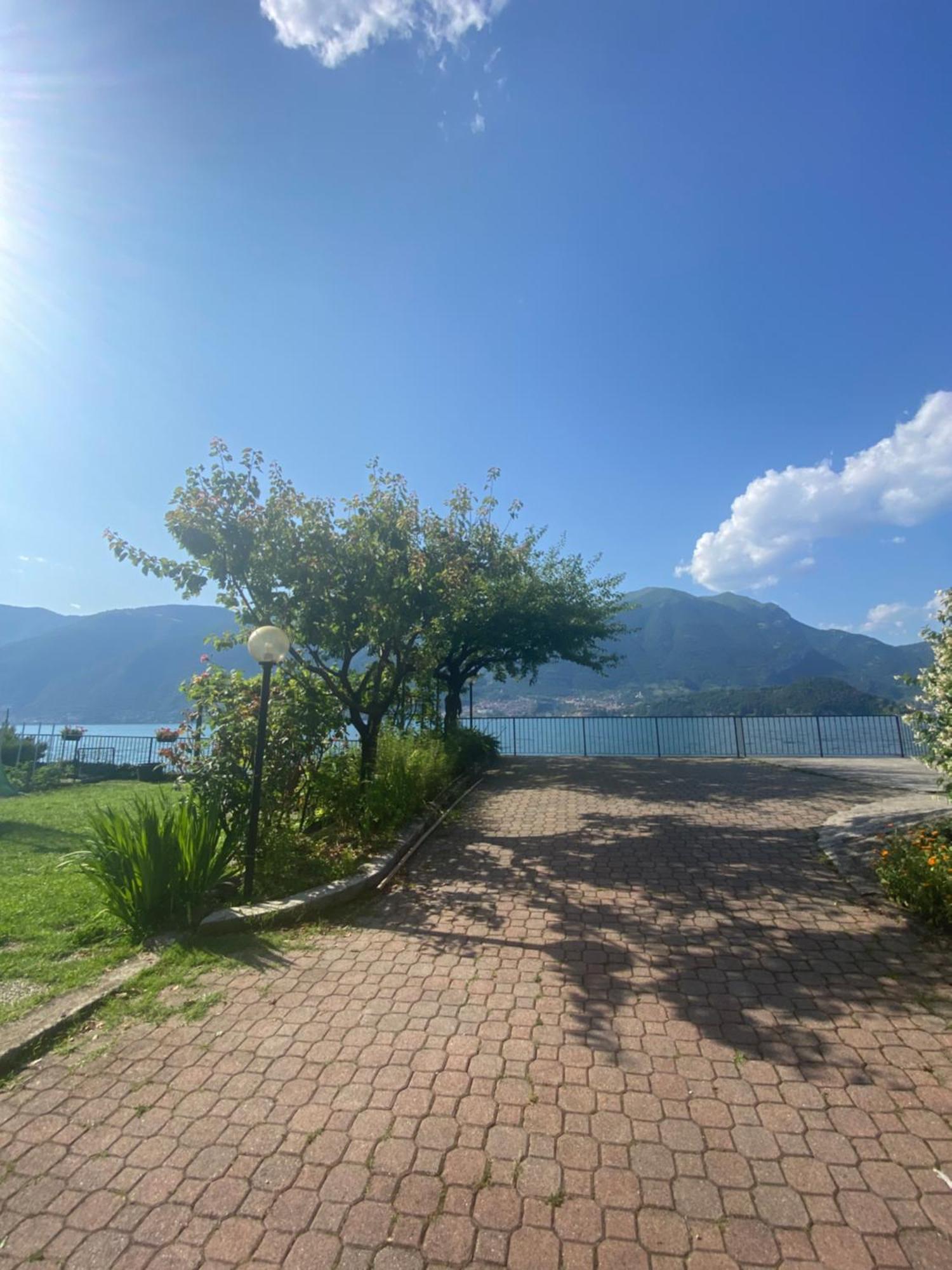 Peonia Apartment - Appartamento Vista Lago Лезено Экстерьер фото