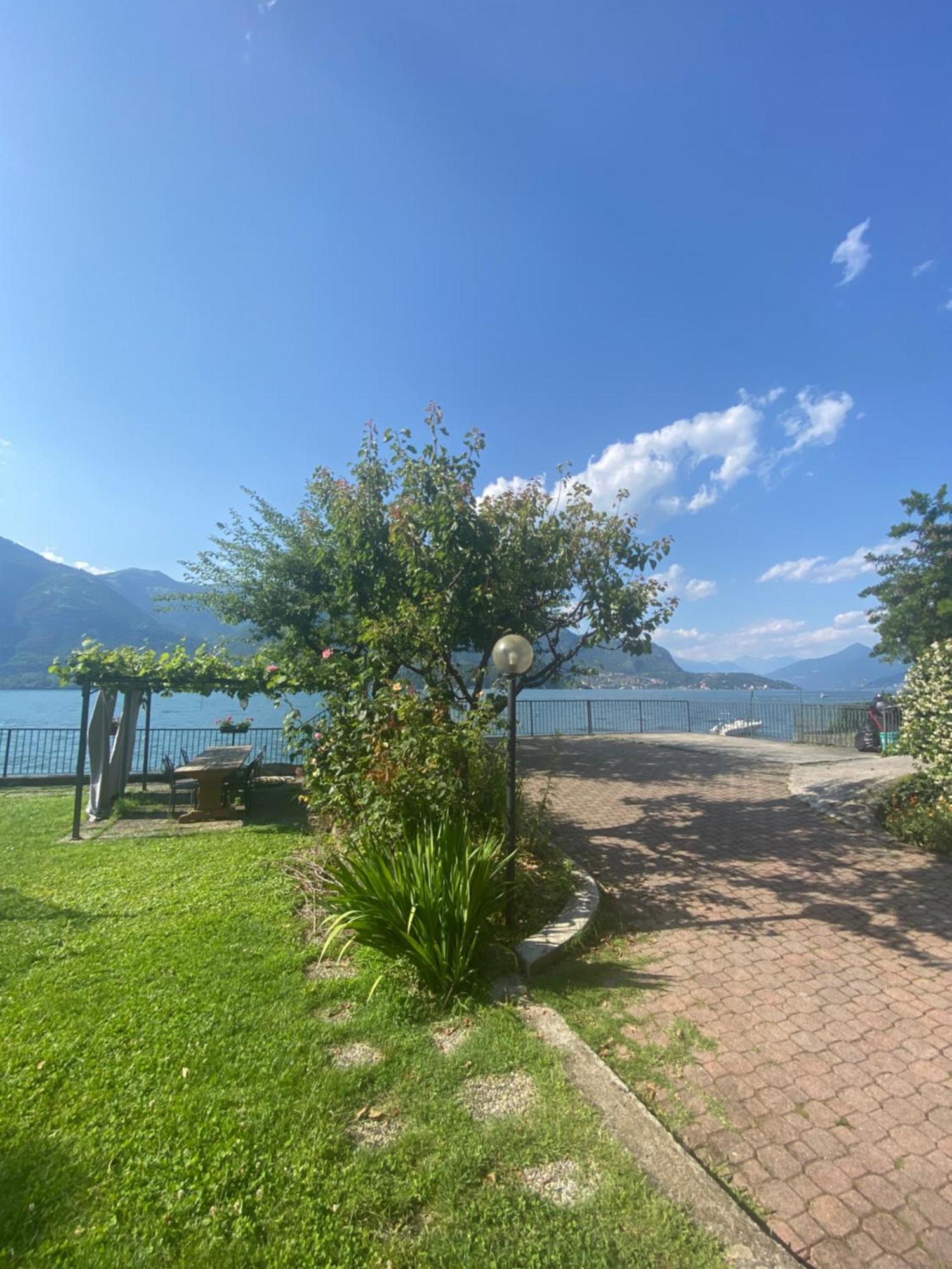 Peonia Apartment - Appartamento Vista Lago Лезено Экстерьер фото
